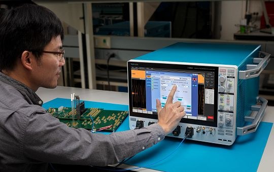 텍트로닉스 DPO714AX PCIe 송신기 시험 화면